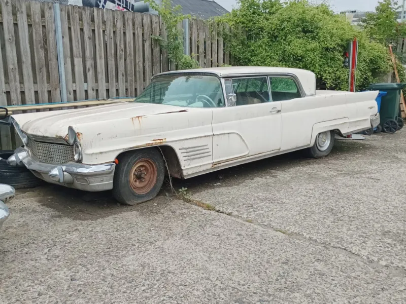 Lincoln Continental
