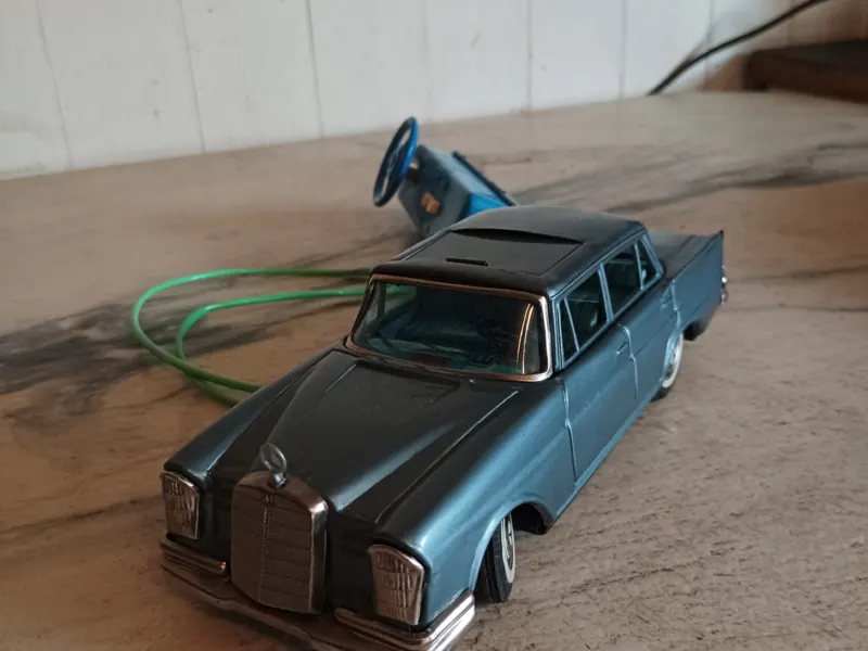 Mercedes Benz 220 Sedan