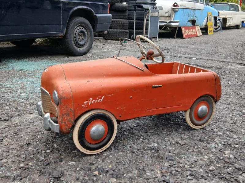 Ariel tri-ang pedalcar