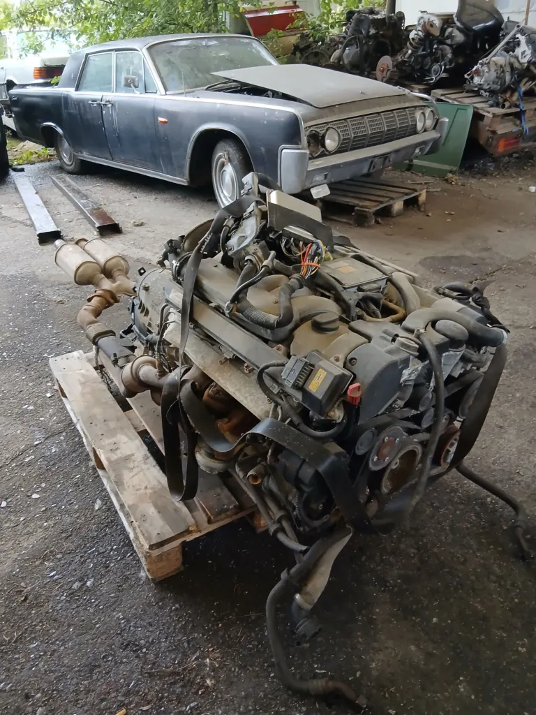 V12 Mercedes Benz